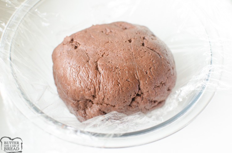 palla di formaggio con impasto per brownie a forma di