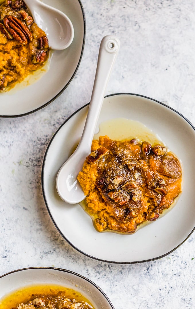 Un plato de cazuela de camote