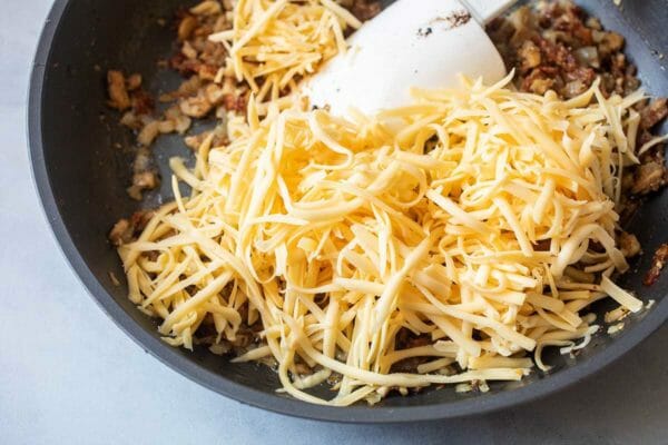 Ricetta formaggio grattugiato per funghi ripieni di gouda