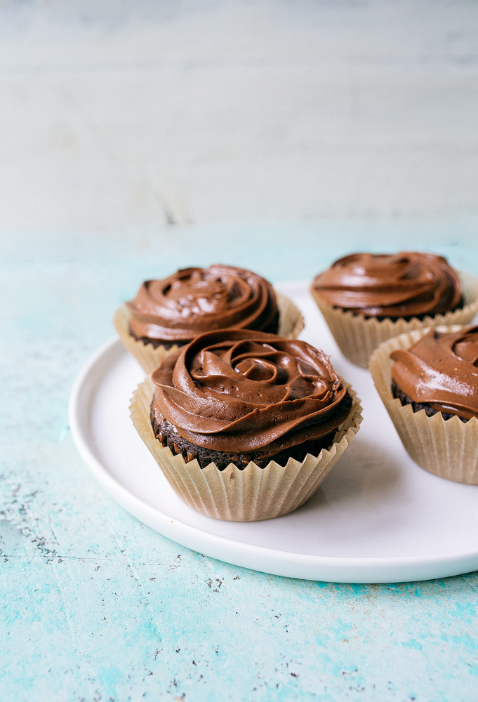 Cupcakes al cioccolato vegano in lotti piccoli per due