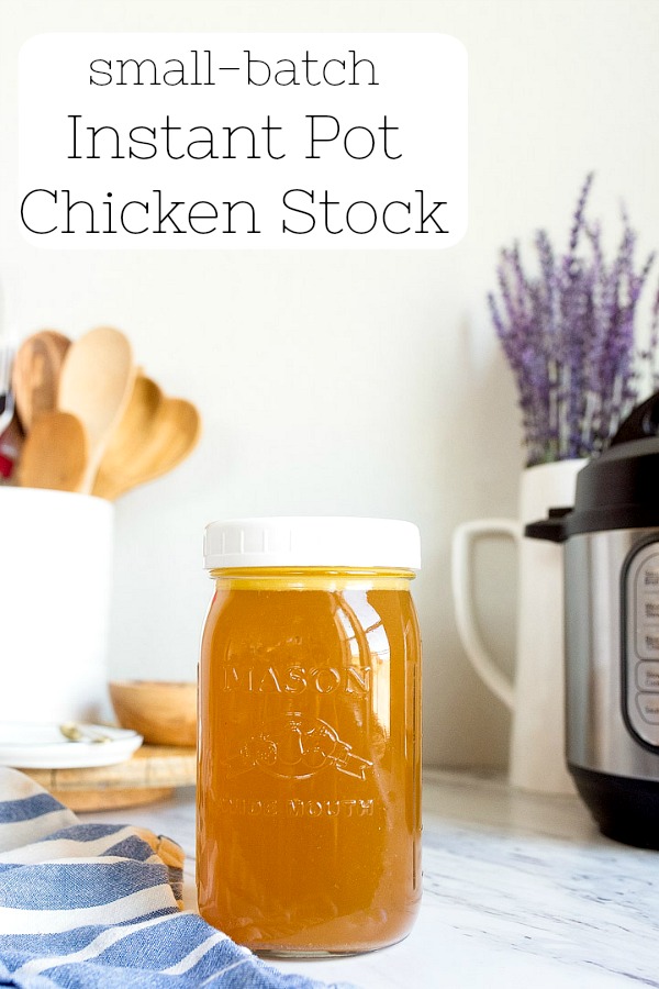 Ricette di pollo Instant Pot: brodo di pollo pentola a pressione. Mini ricette Instant Pot per due. Ricetta istantanea per piccoli lotti di brodo di pollo