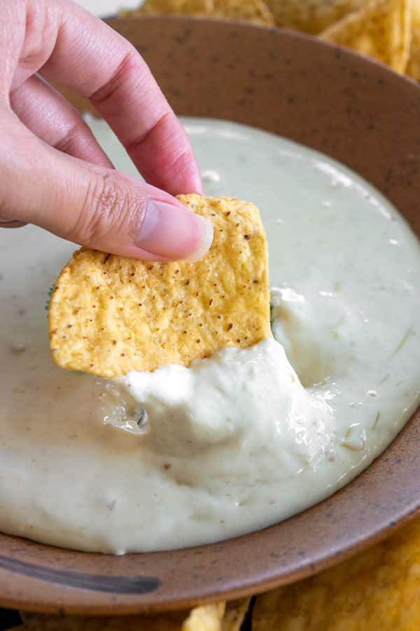 La migliore ricetta Crock Pot Cheese dip da zero! No Velveeta!