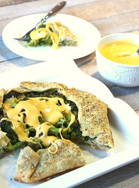 Crostata Di Broccoli Arrosto Con Salsa Di Formaggio