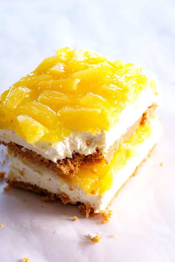 Ricetta Easy Baked Pineapple Cheese Bars - Tutti adoreranno queste barrette da dessert tropicali!