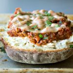 Pane piccante della pizza italiana della salsiccia