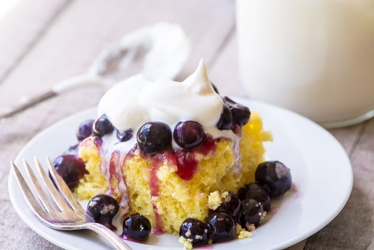 Pastel de Limón y Arándanos