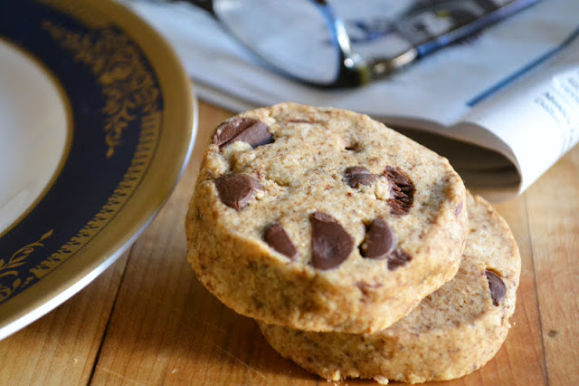 Biscotti di Shortbread del chip del caffè espresso su una tabella.