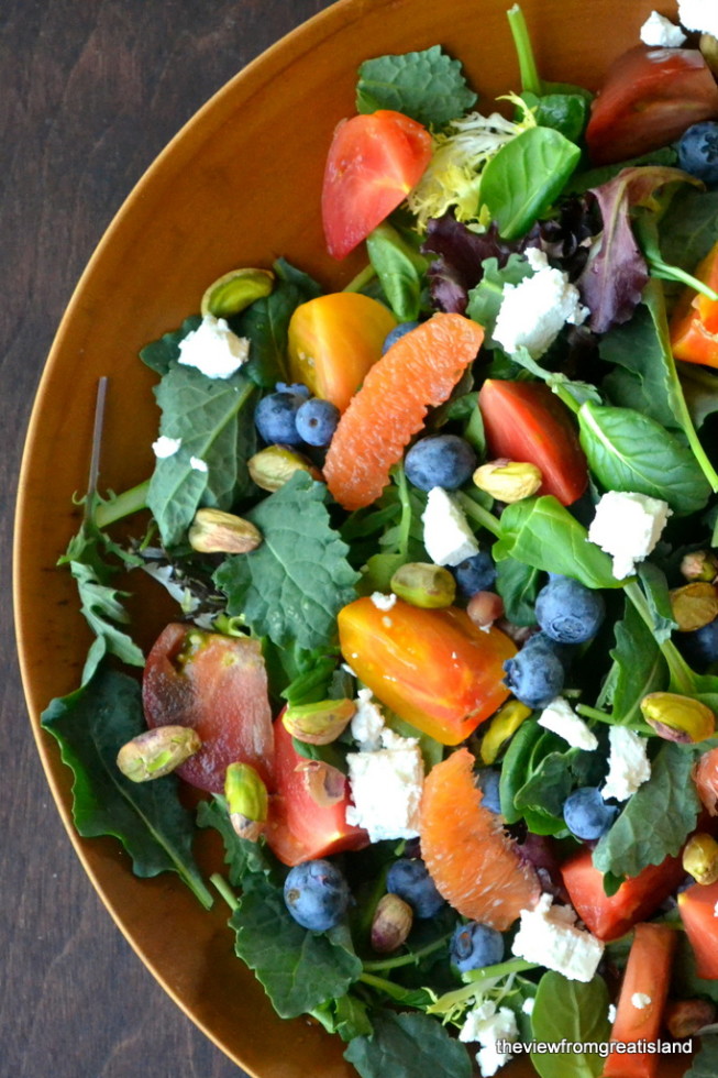Un'insalata disintossicante sana per aiutarti a ricominciare