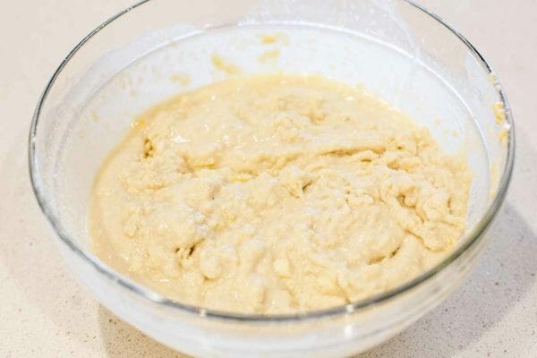 La ricetta del ciabattino alla ciliegia fresca aggiunge latte e vaniglia