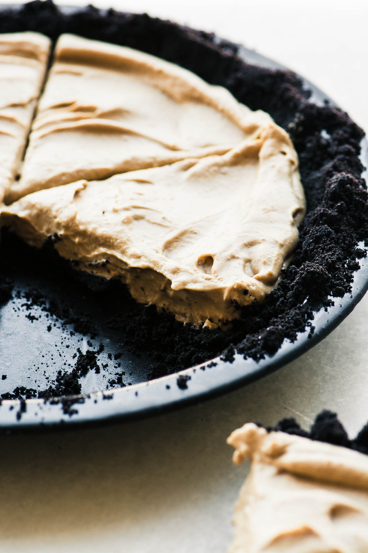 Crostata di ghiaccio fredda su una crostata