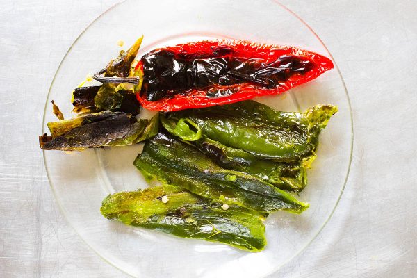 Pollo basco con peperoni e olive