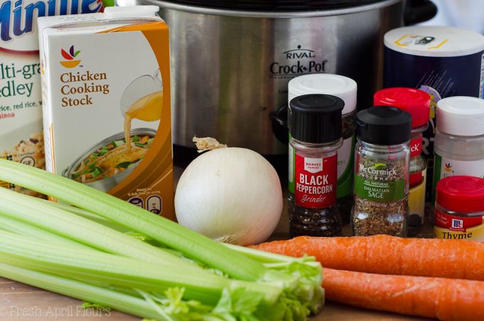 Zuppa cremosa di pollo e riso selvatico a cottura lenta: una ricetta facile da fare e dimenticare per la zuppa cremosa di pollo e riso selvatico per cottura lenta. Perfetto per raffreddare e congelare per pasti pratici.