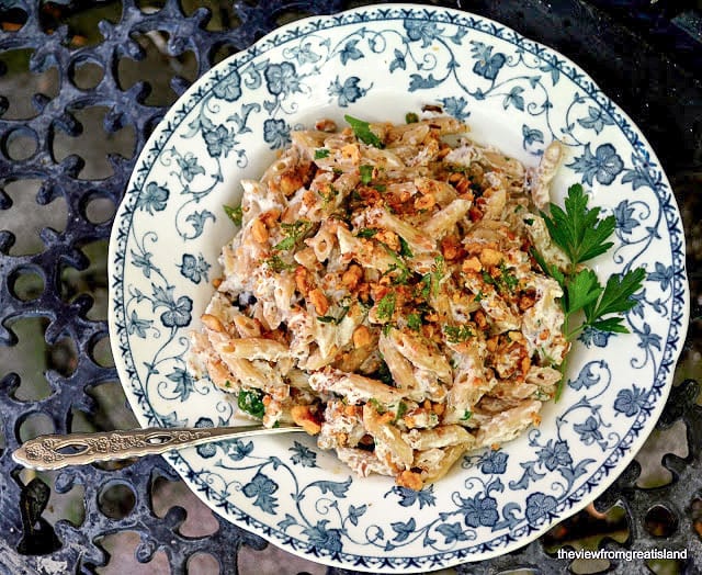 Pasta al sugo di noci
