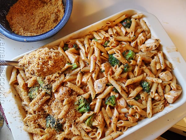 Penne al forno con pollo, broccoli e gouda affumicato Penne al forno con pollo, broccoli e gouda affumicato