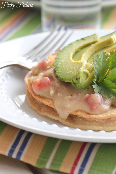 Enchiladas impilate di pollo nei giorni feriali di 