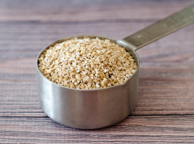 Avena istantanea in acciaio: tutto ciò che ami dell'avena in acciaio SENZA tutto il tempo necessario per cuocerli sul fornello. Morbido, soffice e pronto per tutti i tuoi accessori preferiti!