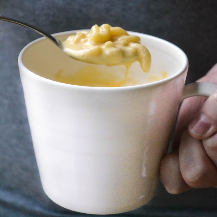 maccheroni cremosi e formaggio per uno