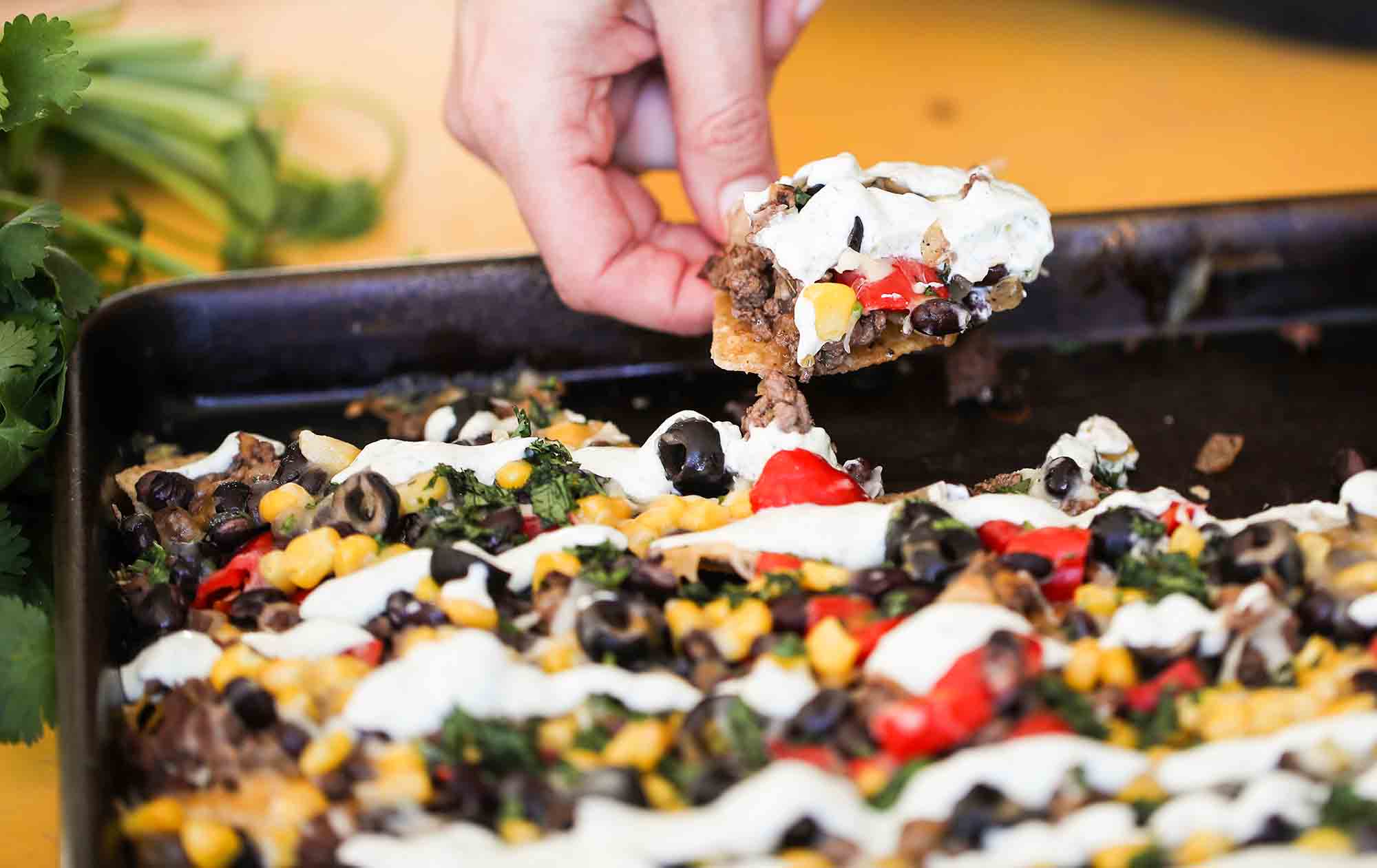 Nachos Skillet con fagioli neri