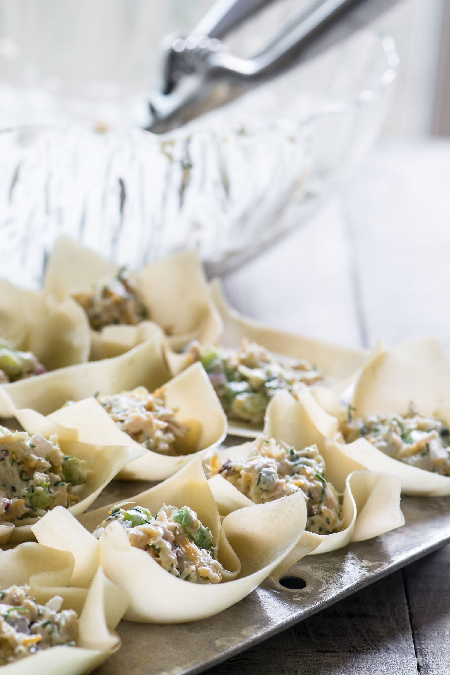 Wonton tazze di tonno piccante, uno spuntino facile e caldo per le vacanze ~ immagine