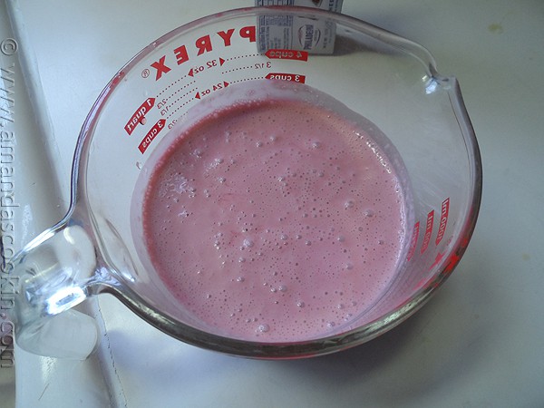 Bella! Parfait di gelatina di lamponi cremosi via AmandasCookin.com