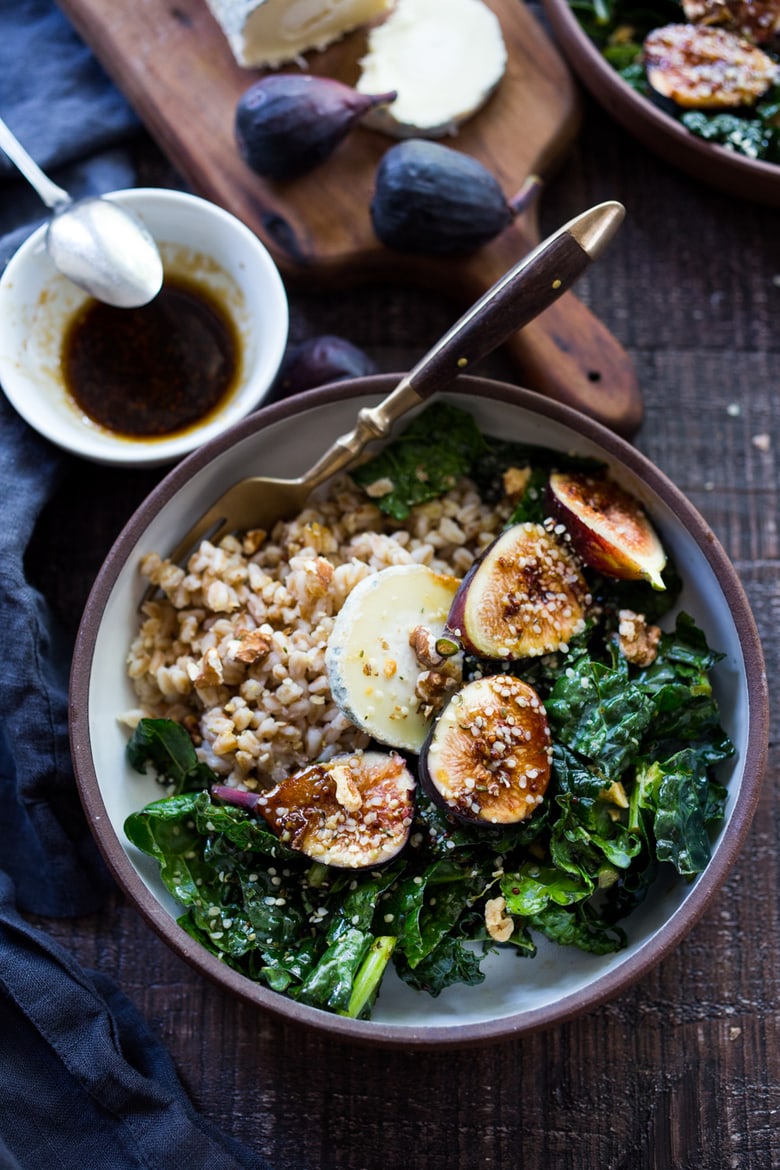 Ciotole di verdure grigliate di beatitudine invernale ~ ciotole di fagioli vegani sani con un arcobaleno di verdure arrostite colorate in cima. #receta # Fácil #vegana #saludable #vegetariano # quinoa #glutenfree #lentils #legumes #bowls #bliss #glow #Buddha #power #glow #goddess Farro Bowl