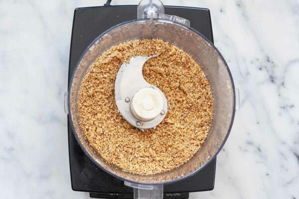 Rabarbaro Skillet Pie - Mandorle tostate macinate per robot da cucina