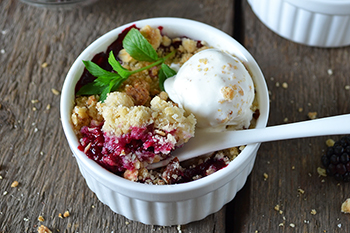 Crumble di bacche estive singolo e preferito | 31Daily.com