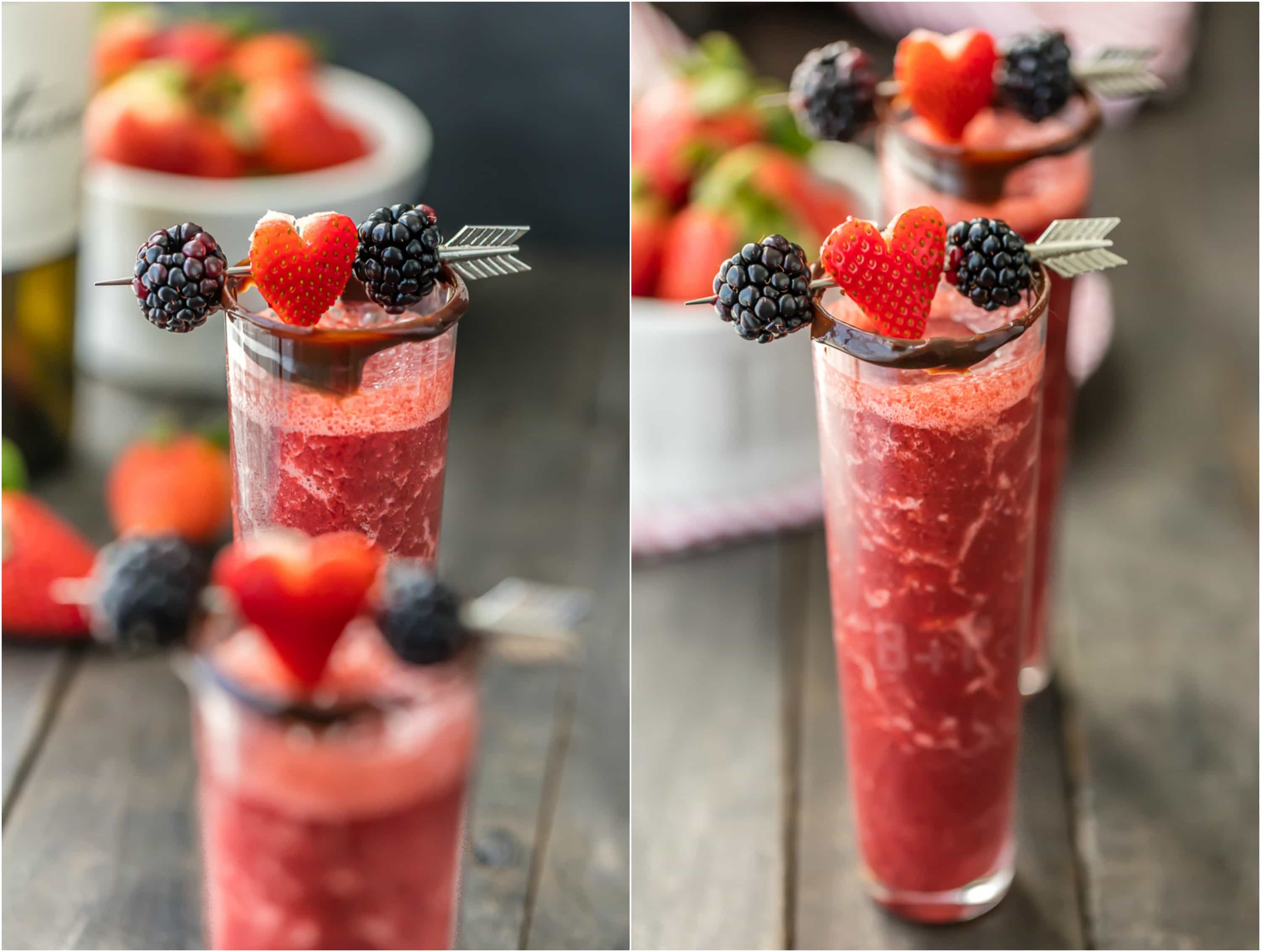 bicchieri di frappè alla fragola e cioccolato con frutti di bosco