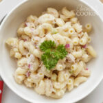 insalata di maccheroni con tonno da vicino