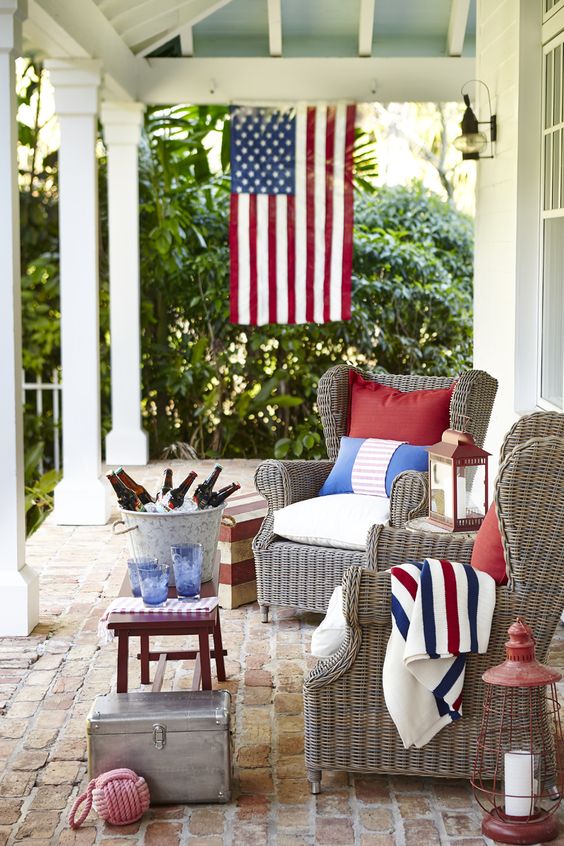 Idee ispirate al portico estivo patriottico | 31Daily.com