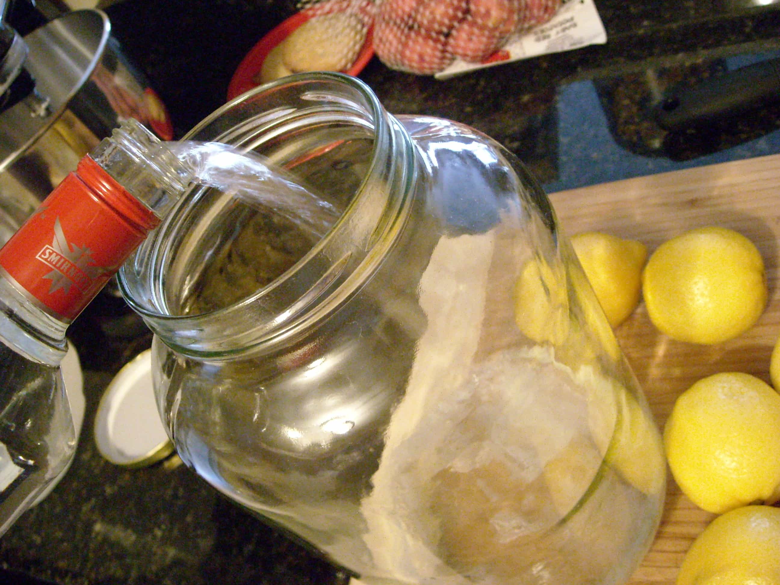 Limoncello casero de Nutmeg Nanny