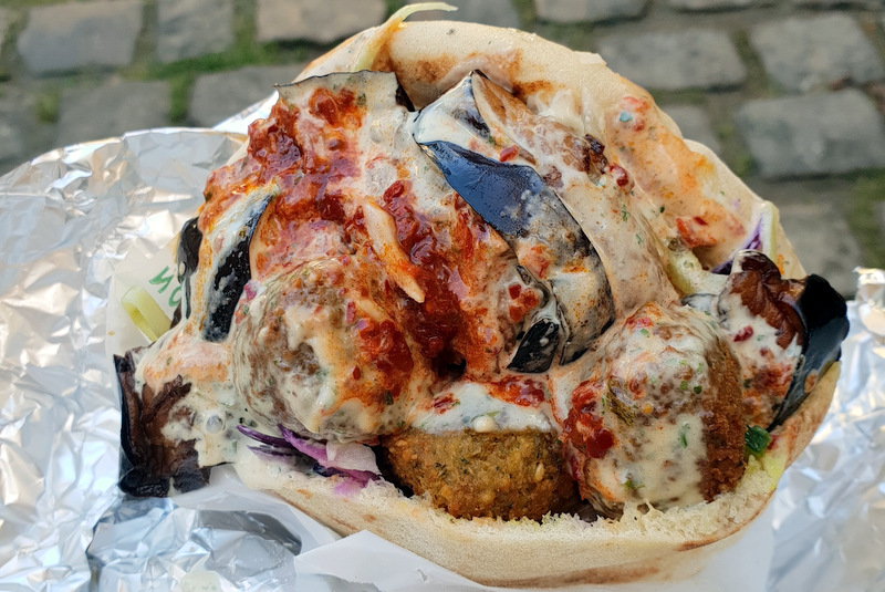 Il delizioso (ed enorme!) Falafel all'As du Fallafel di Parigi