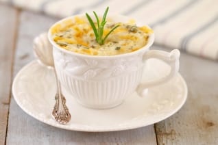 7 maneras rápidas de arreglar el desayuno en una taza
