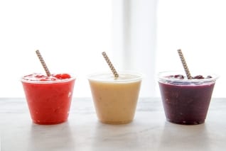 Bebidas de agua de coco con sabor a fruta