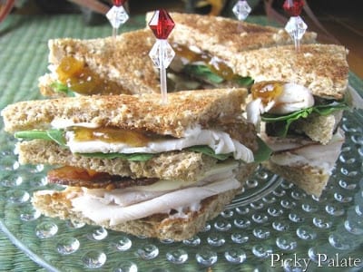 Divertenti, fantasiosi piccoli sandwich di tacchino