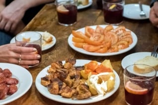 Where to Find the Best Free Tapas in Madrid – 5 Epic Bars in Madrid with Free Tapas!