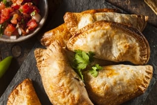 Empanadas De Carne De Res: Una Comida Latina Fácil Para Hacer En Casa