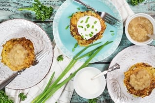 Panqueques de patata alemanes (Kartoffelpuffer) con dos ingredientes