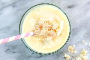 Batido de piña y coco: cada sorbo es como tomarse unas vacaciones