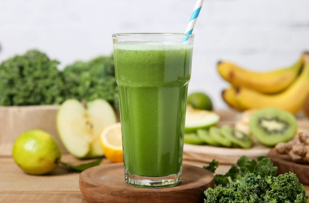 Frullato verde I frullati verdi sono il modo perfetto per riempire il modo sano. La nostra ricetta del frullato verde contiene molte proteine ​​e frutta e verdura per combattere il freddo