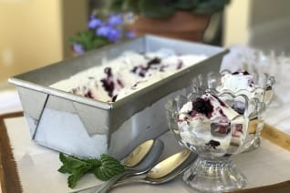 Helado simple de arándanos sin salsa
