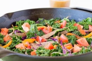 Ensalada De Sartén De Fajita De Col Rizada