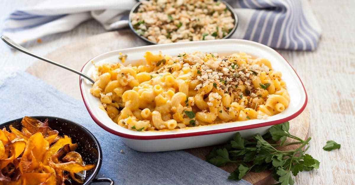 Asado de calabaza Mac y queso (con pepita y miga de ajo)