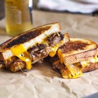 Sándwiches de queso de cerdo a la parrilla