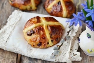 Bollos calientes de Pascua: fáciles de anticipar para el Viernes Santo