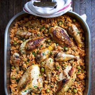 Pollo y arroz puertorriqueños (Arroz con Pollo)