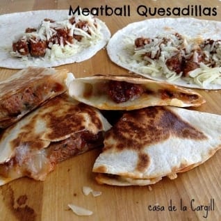 Quesadillas De Albóndigas