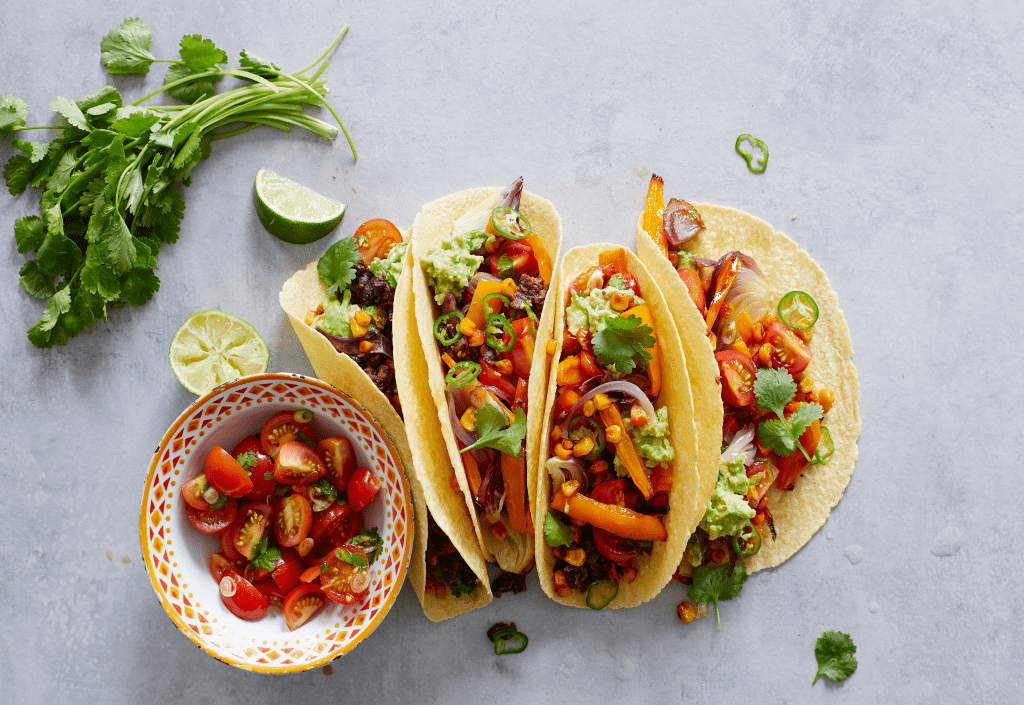 ROBA STUPIDA! I migliori tacos di verdure Questi tacos sono una festa per gli occhi! La combinazione di colori, trame e sapori li rende un regalo per il pranzo o perfetto per la cena.