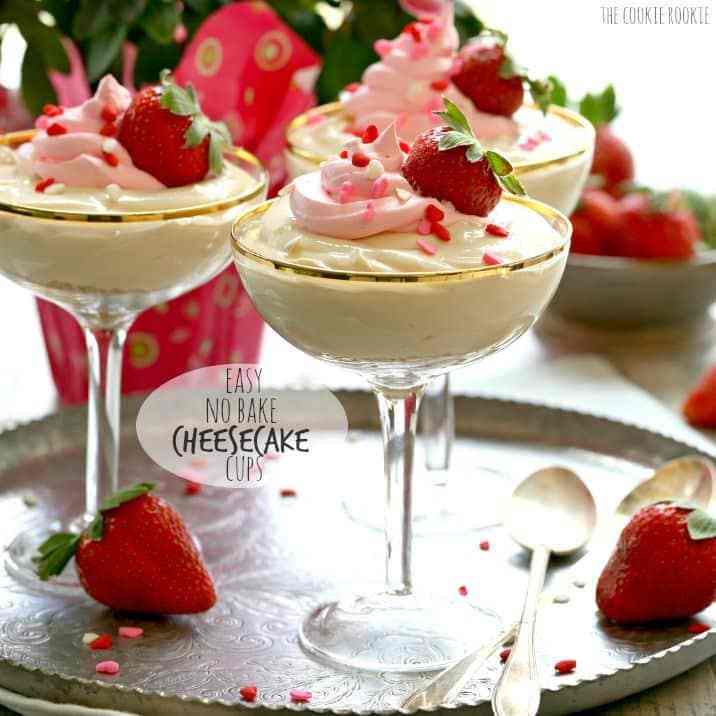 No Bake Cheesecake è un trattamento così facile e, in questo caso, salutare. Questa semplice ricetta per cheesecake senza cottura è il dessert perfetto, semplice ed elegante per San Valentino o per qualsiasi giorno dell'anno! Queste tazzine di cheesecake non cotte sono fatte con budino e yogurt per renderle più sane e deliziose! Sia i bambini che gli adulti adoreranno questo dessert buono ma decadente.