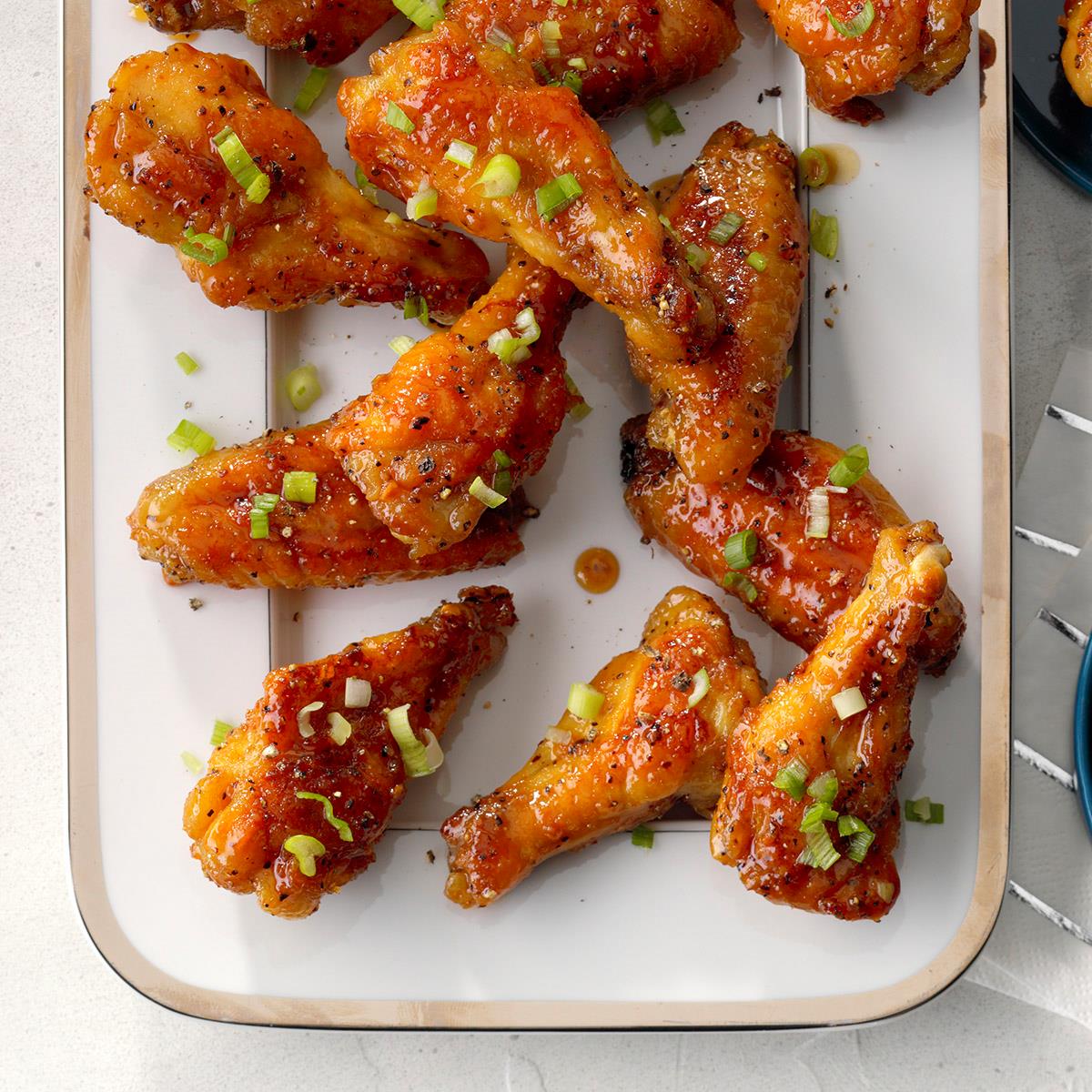 Receta de alitas de pollo glaseadas con pimienta de arce pegajosa